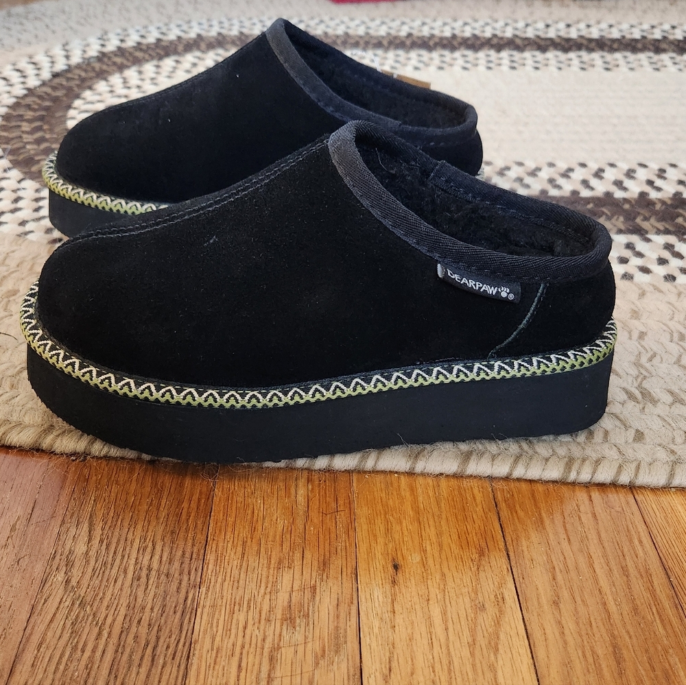 BearPaw Caroline Black Platform Slippers with Patterned Trim